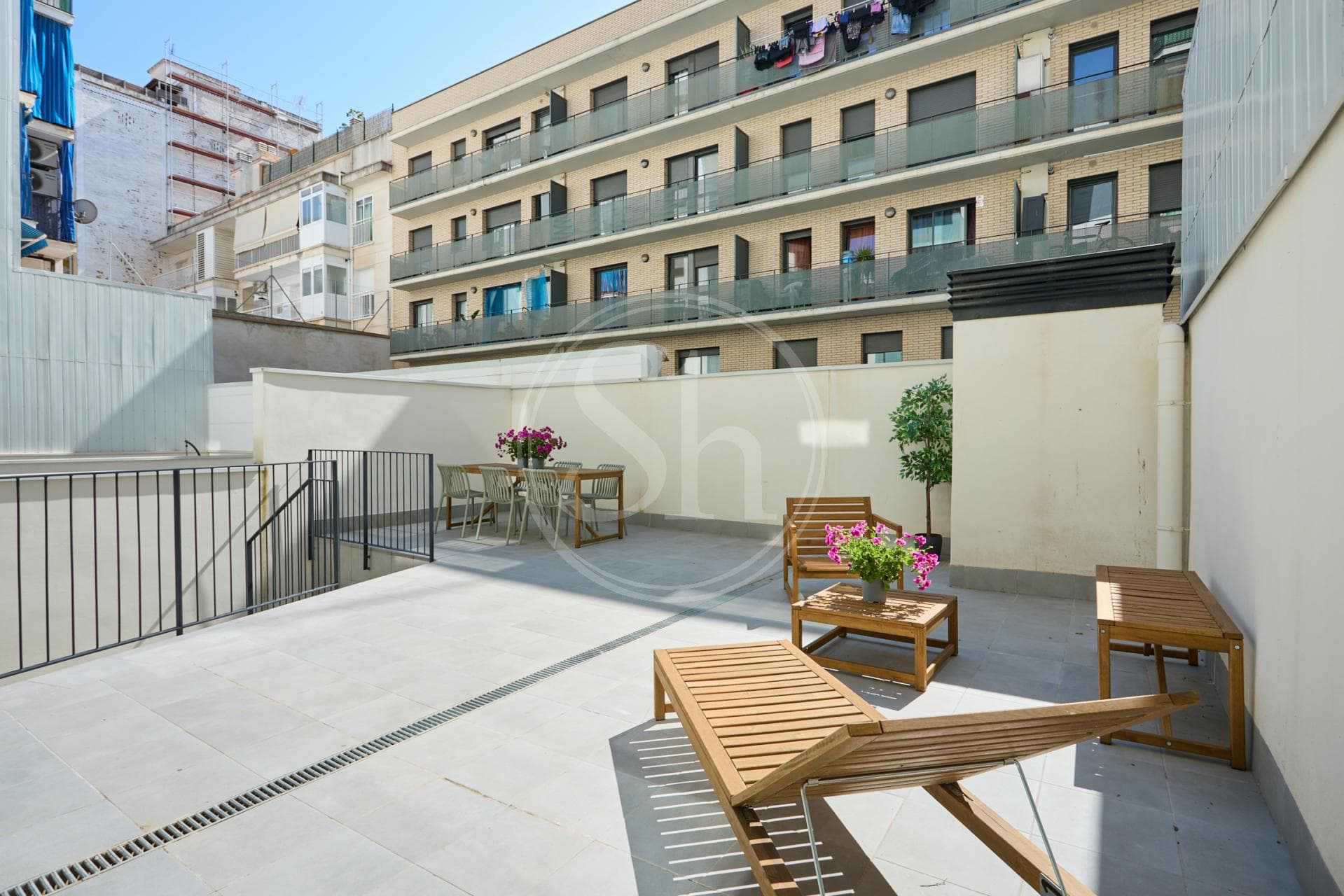 property_image_1