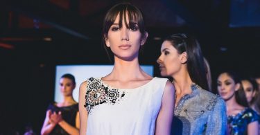 Models a una desfilada de moda