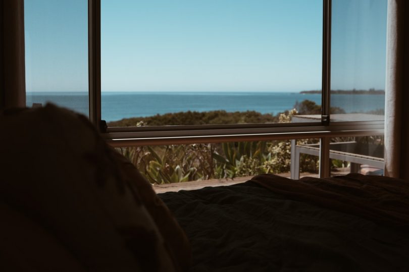 apartament amb balcó i vistes a la mar