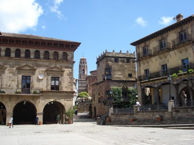 square in poble espanyol