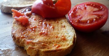 pan tumaca or pan con tomate