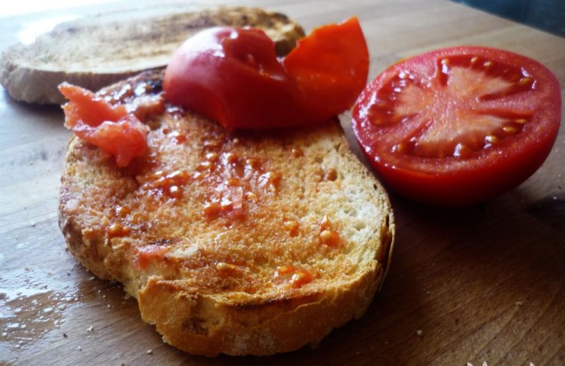 pan tumaca or pan con tomate