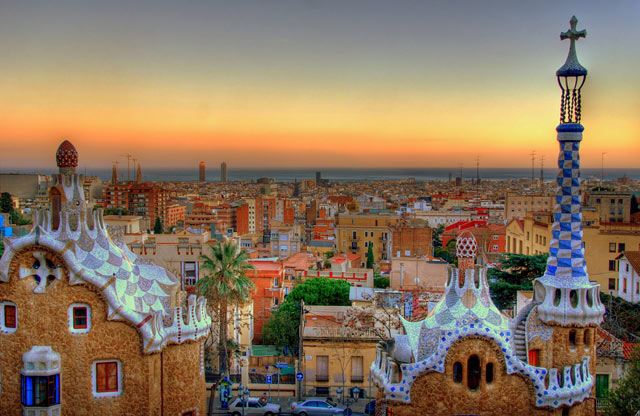 sun going down in parc guell