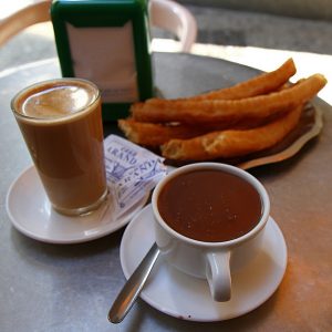 churros con cioccolata calda e caffè