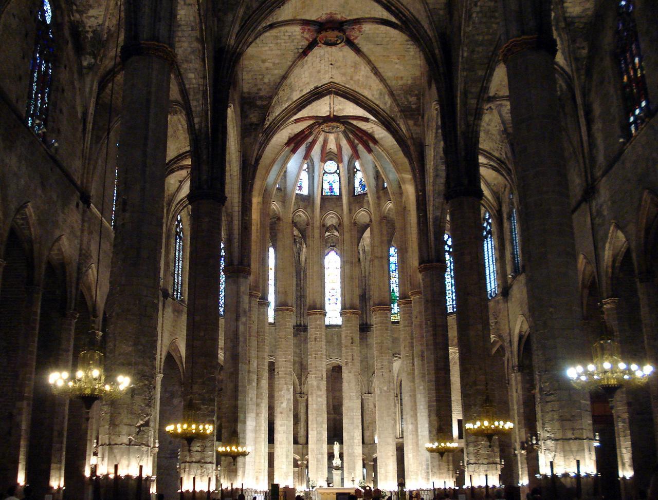 inside church santa maria del mar barcelona