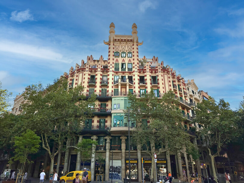 Casa Ferran Guardiola - modernist building barcelona