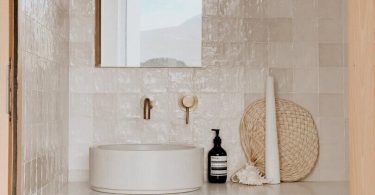 how to make a small bathroom feel much larger