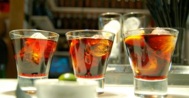 Tomar vermut en Gràcia