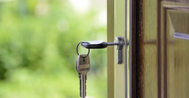 Usar una agencia inmobiliaria