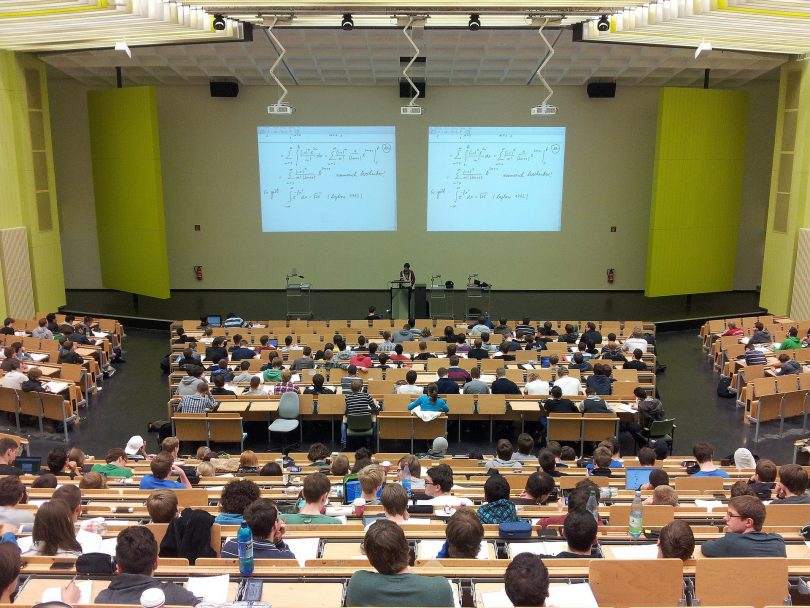 cours magistral à l'université