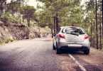 voiture sur la route