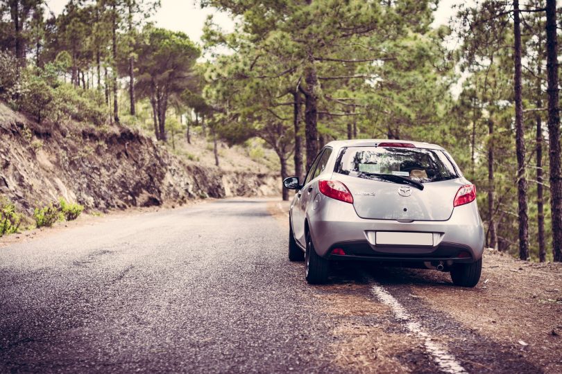 voiture sur la route