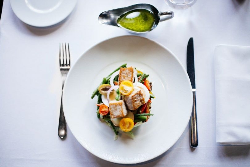 Plat de restaurant avec une alimentation saine
