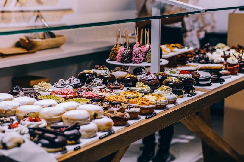 étalage de pâtisseries