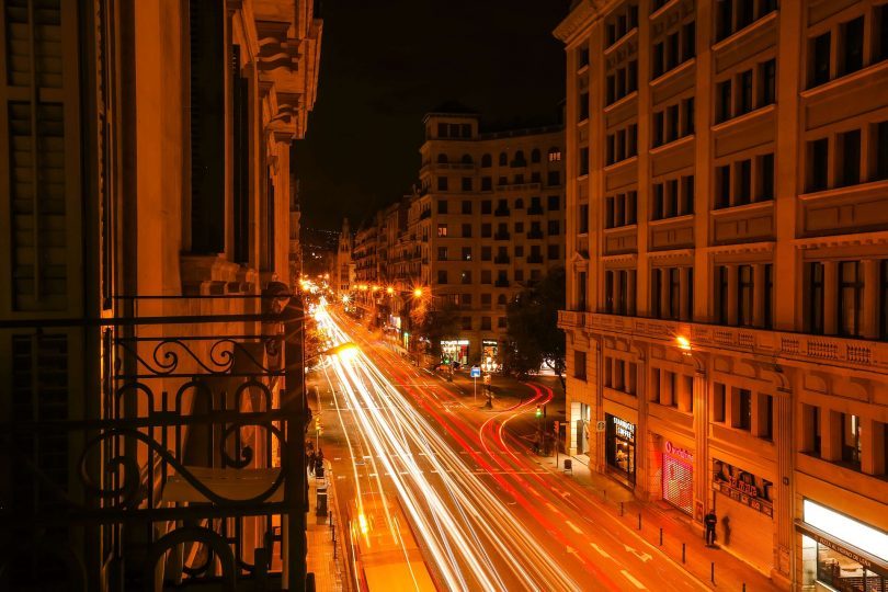 rue de barcelone la nuit