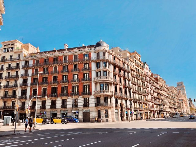 façade d'immeuble à Barcelone