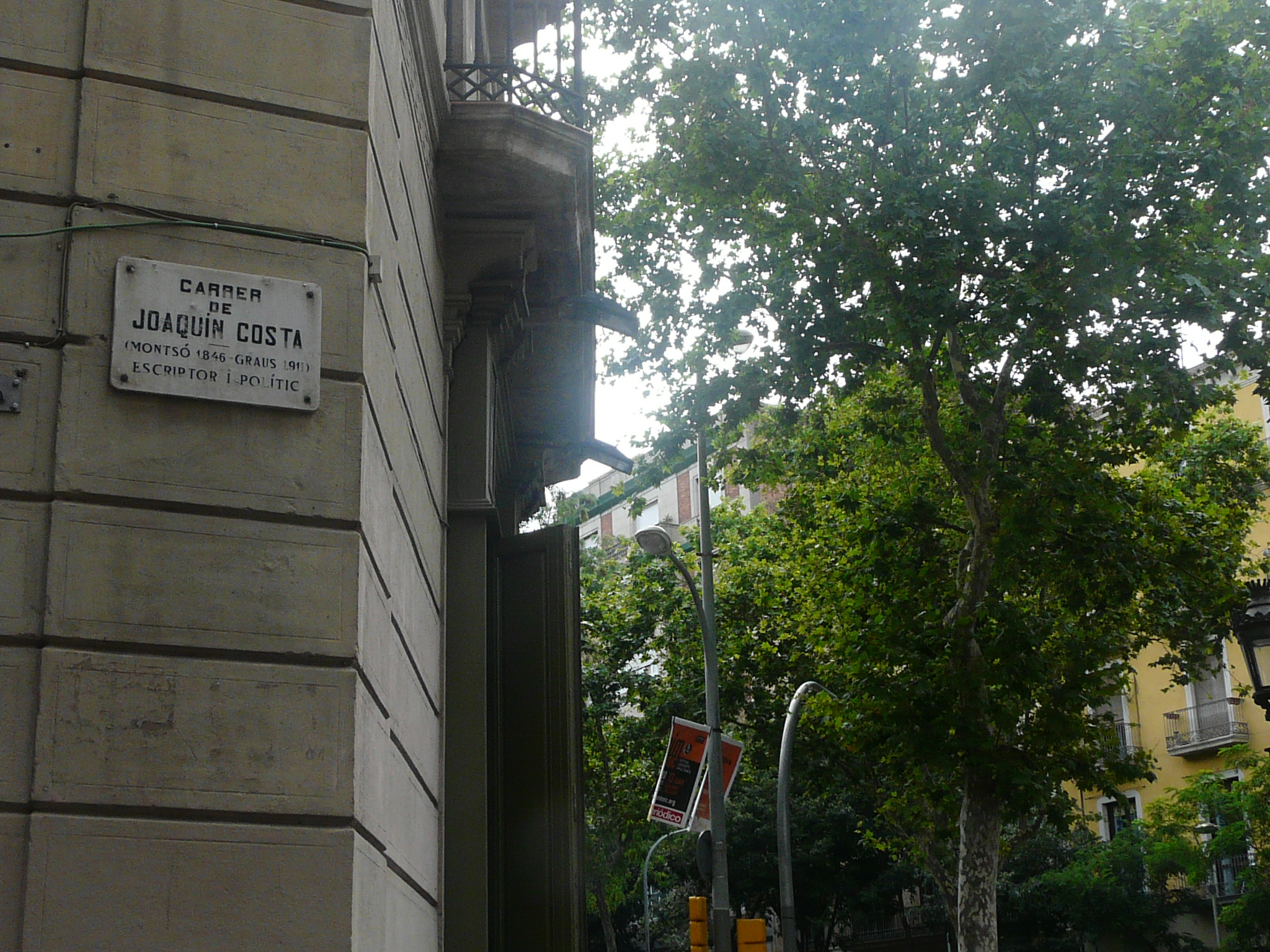 Joaquim Costa: a trendy street in the lively Raval