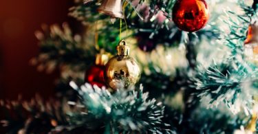 christmas tree with red and gold balls