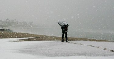 persona sobre nieve en la provincia de Barcelona
