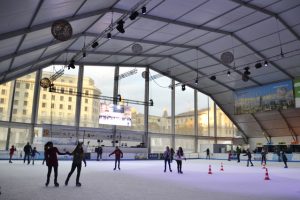 BARCELONA 05/12/14 INTERIOR PISTA DE HIELO DE PLAZA CATALUNYA FOTO: ADRIANA DOMINGUEZ