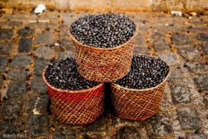 açaí-bowl-healthy-brunch-breakfast-berry