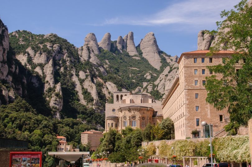 abbaye dans les montagnes de barcelone